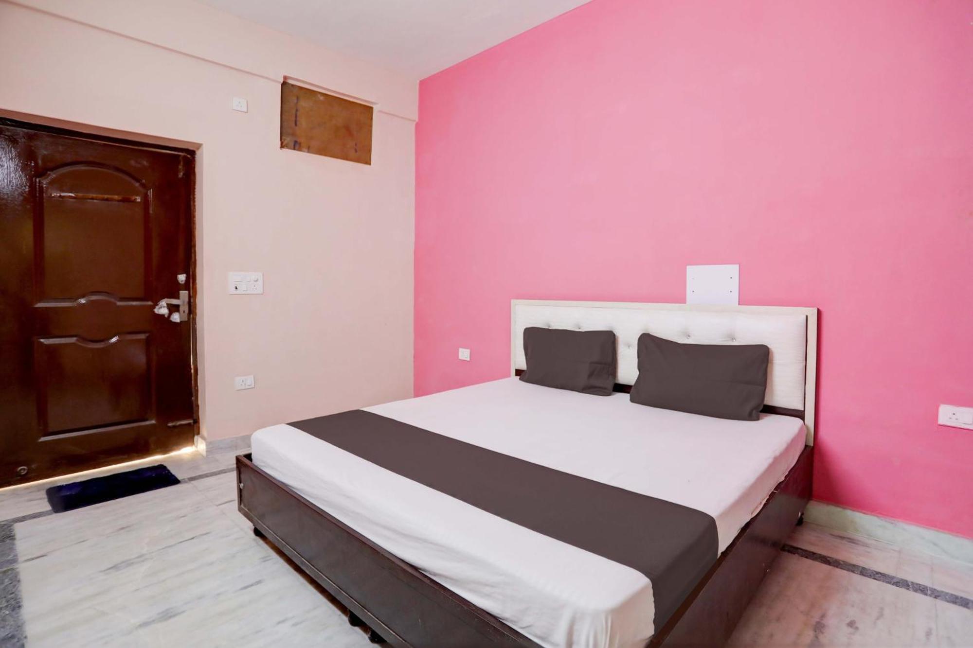 Hotel O Tilak Hotel 24 Sector 27 Near By Vinayak Hospital Gali No-6 Noida Bagian luar foto