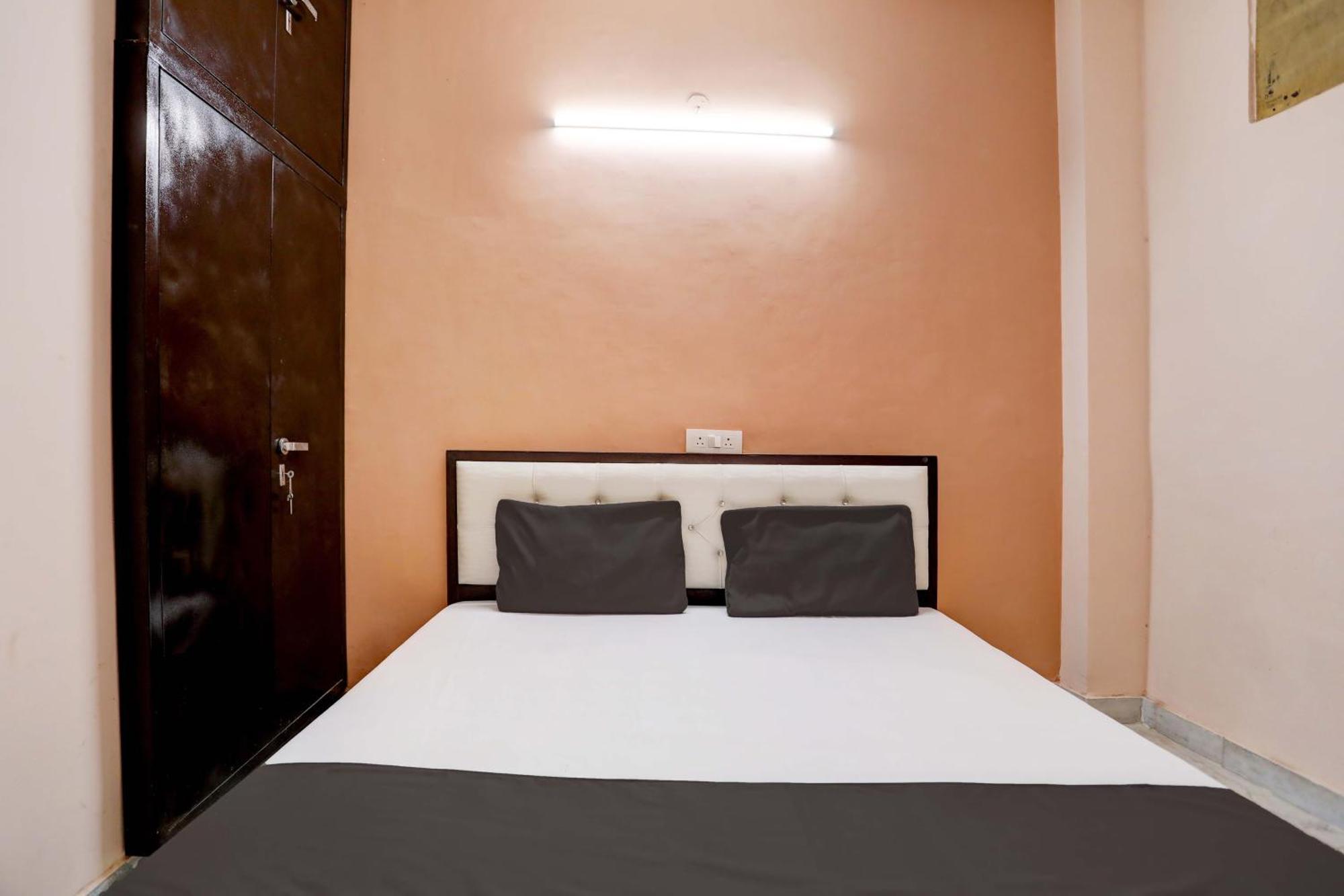 Hotel O Tilak Hotel 24 Sector 27 Near By Vinayak Hospital Gali No-6 Noida Bagian luar foto