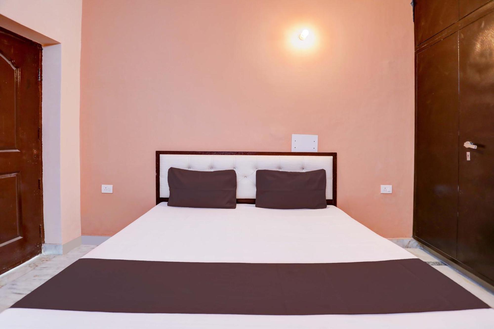 Hotel O Tilak Hotel 24 Sector 27 Near By Vinayak Hospital Gali No-6 Noida Bagian luar foto