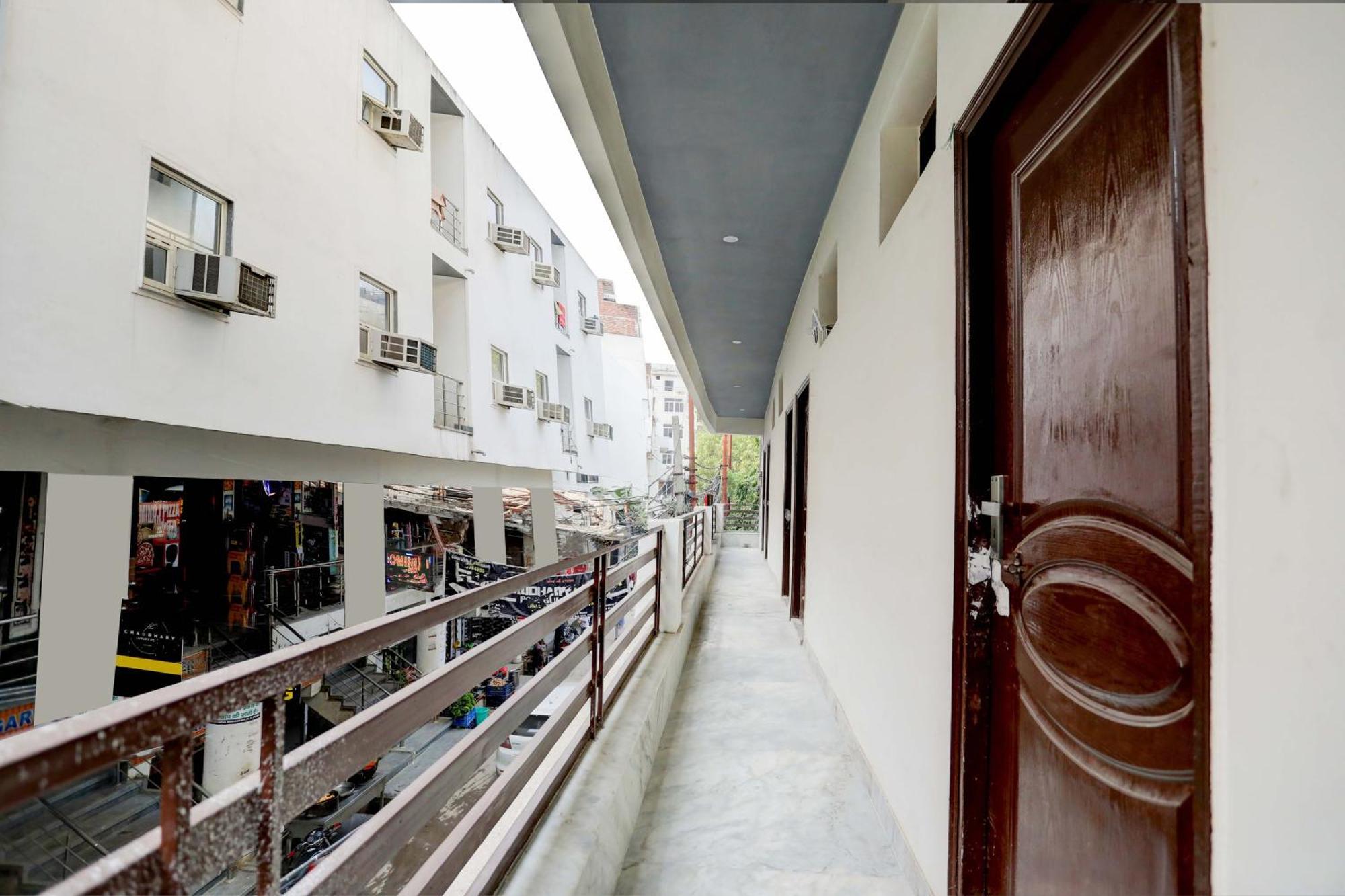 Hotel O Tilak Hotel 24 Sector 27 Near By Vinayak Hospital Gali No-6 Noida Bagian luar foto