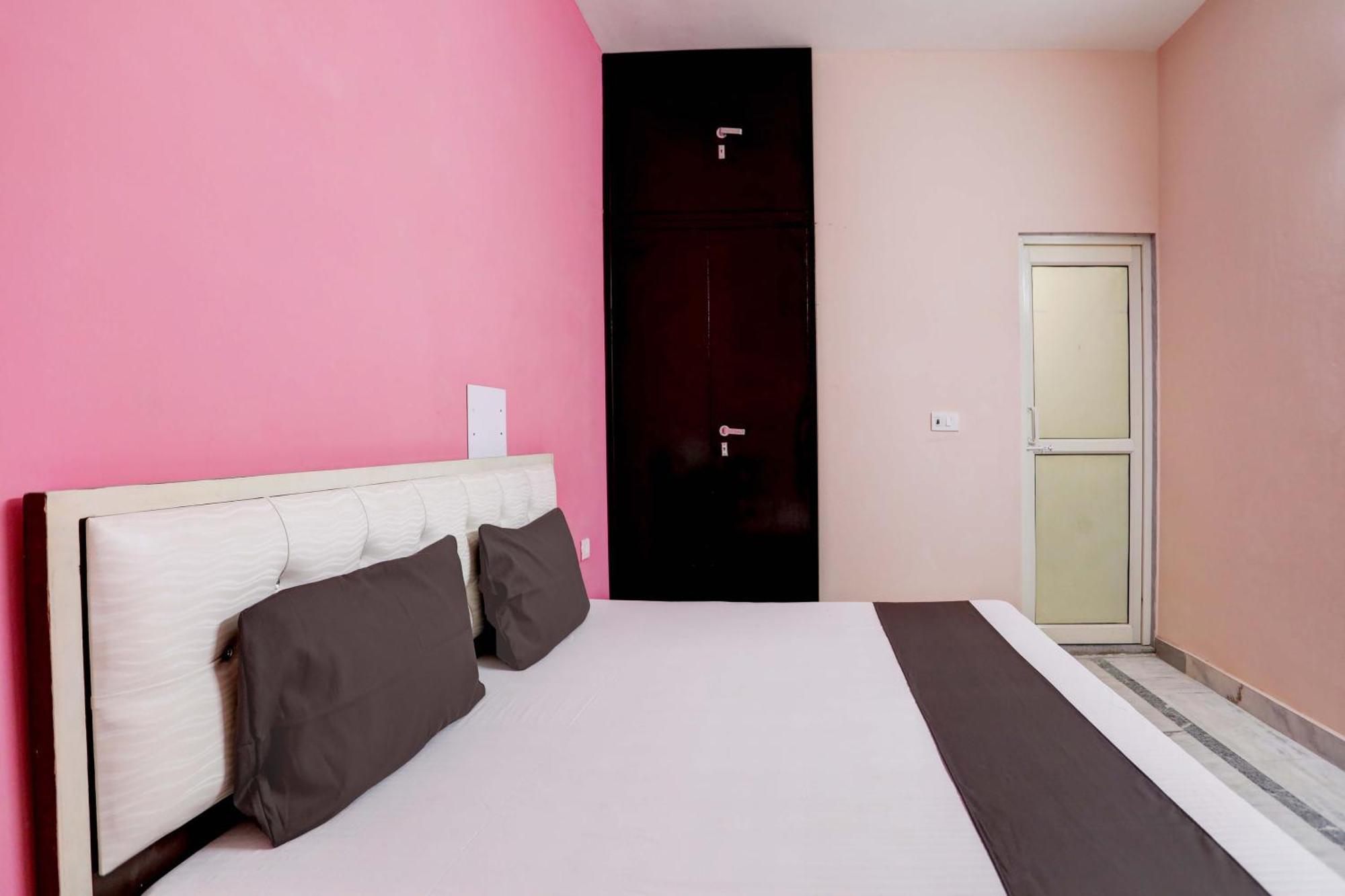 Hotel O Tilak Hotel 24 Sector 27 Near By Vinayak Hospital Gali No-6 Noida Bagian luar foto