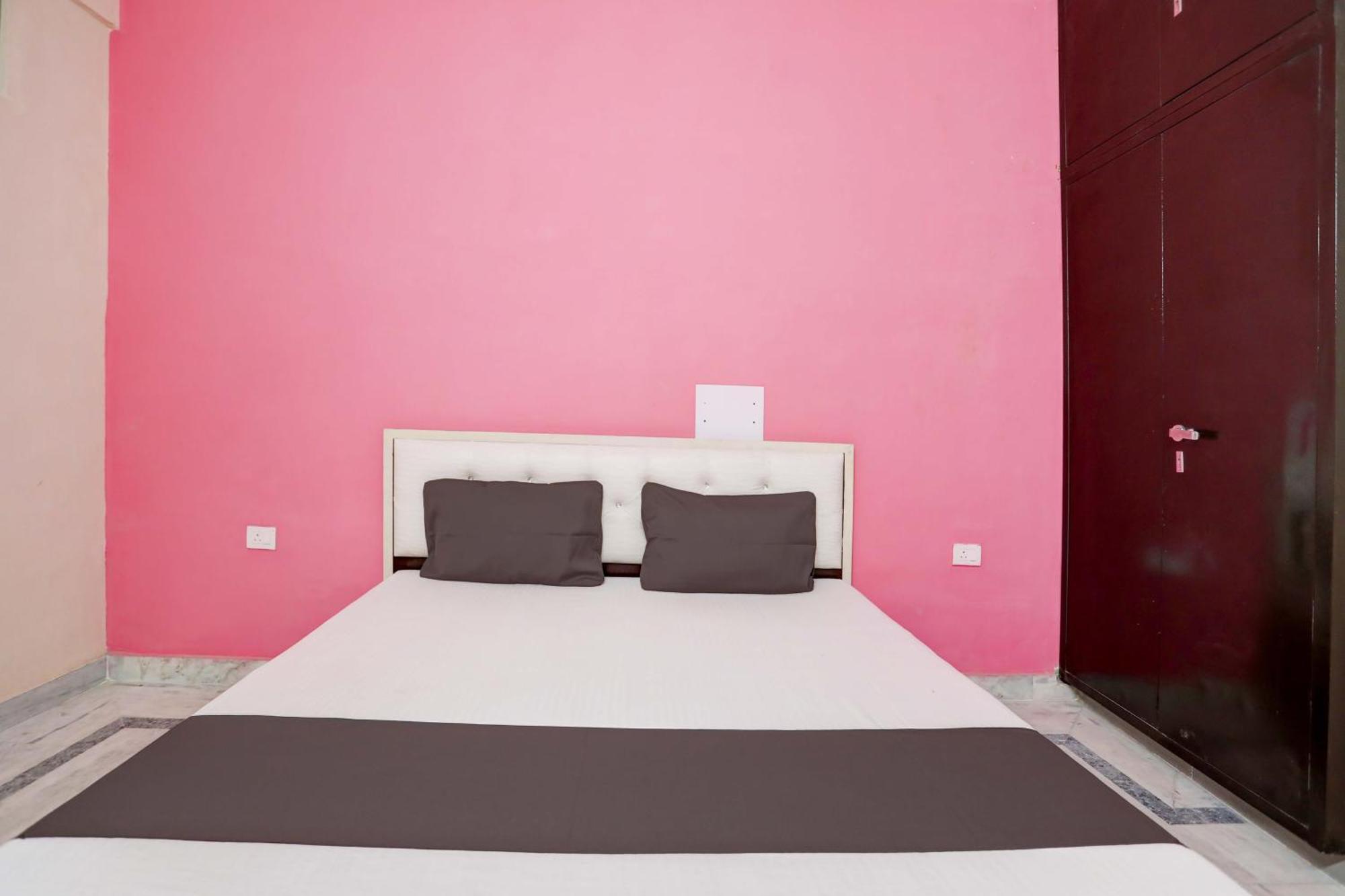 Hotel O Tilak Hotel 24 Sector 27 Near By Vinayak Hospital Gali No-6 Noida Bagian luar foto